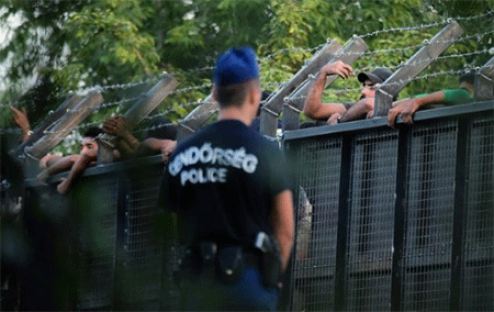 Hungría cierra la frontera frente a los refugiados Policías y alambradas impiden entrada de refugiados a Europa